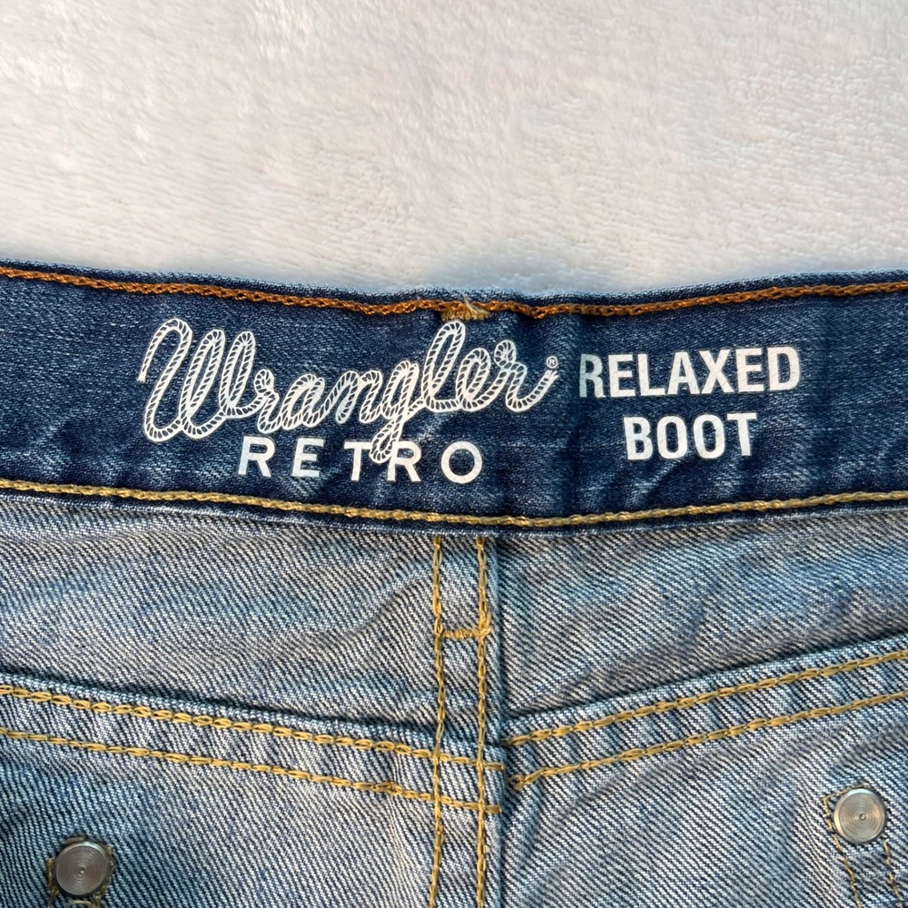 Wrangler Retro Relaxed Boot Jeans Mens 38x36 (39x36) TALL Med Wash Western FLAWS - Picture 2 of 16